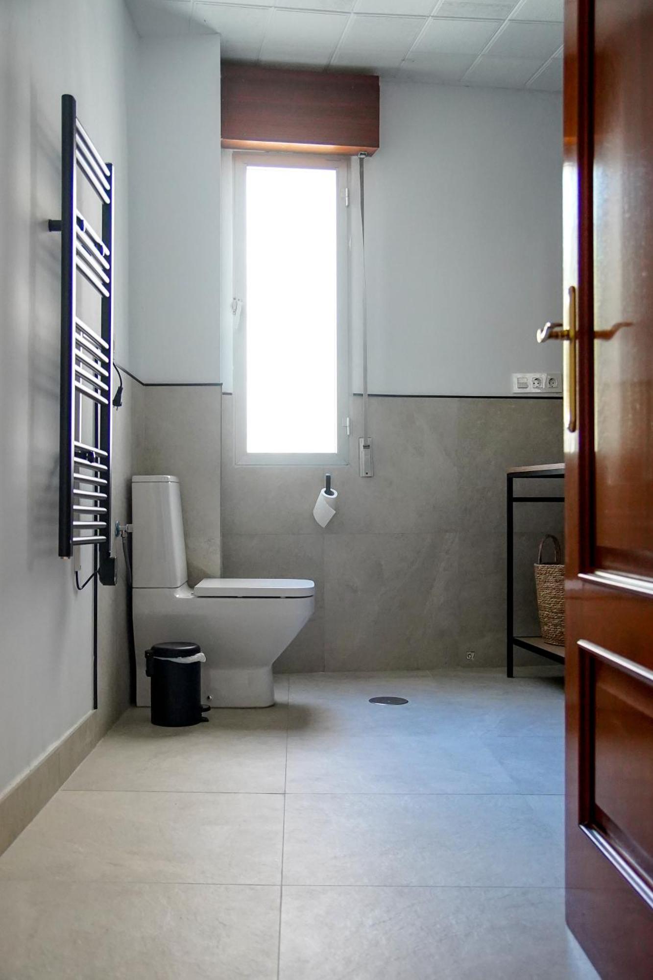 Apartamento Completo En El Casco Historico Con Vista A La Sierra Nevada