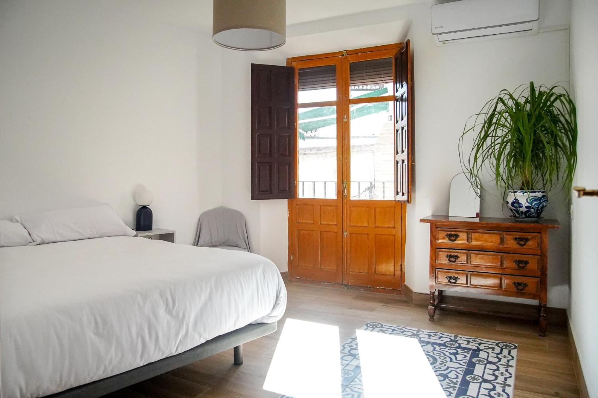 Apartamento Completo En El Casco Historico Con Vista A La Sierra Nevada